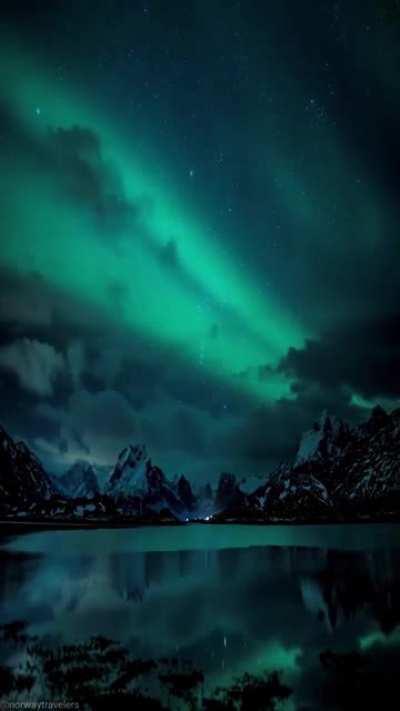 🔥 Northern lights dancing over Lofoten, Norway