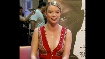 Anya taylor-joy jiggly compulation