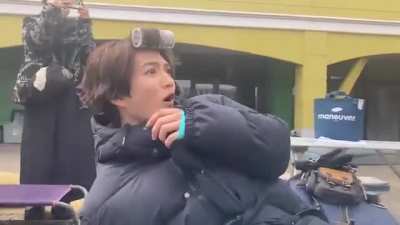 Shouma's actor reacting to explosions