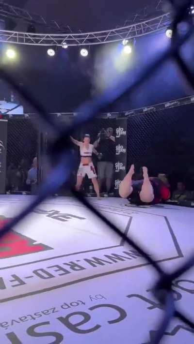 WCGW fighting in MMA while being fat