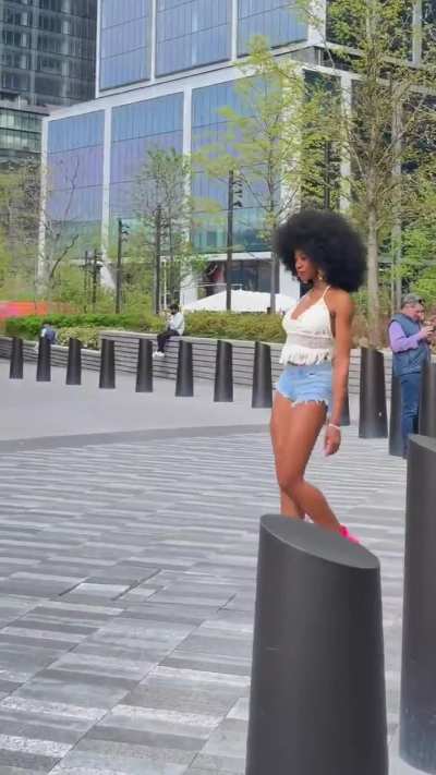 Sexy Afro girl 🍑