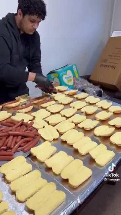 Guy calling out the fool wasting food stupidly