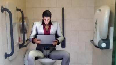 I made this after 48 hours with no sleep i present: Kiryu on Toilet