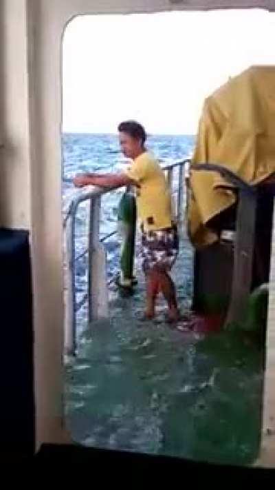 Wcgw drinking coffee on a boat invhes from waves