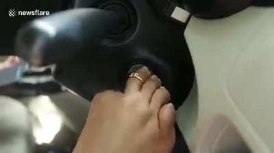 1st Indian woman without arms to get a drivers license .