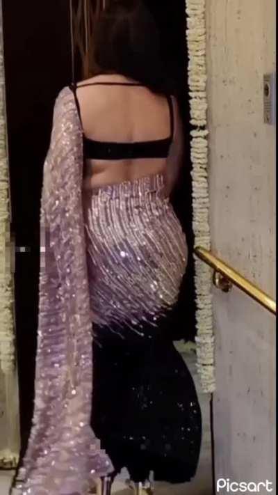 Kajol mommy huge ass and chubby back 🤤🤤💦💦💦