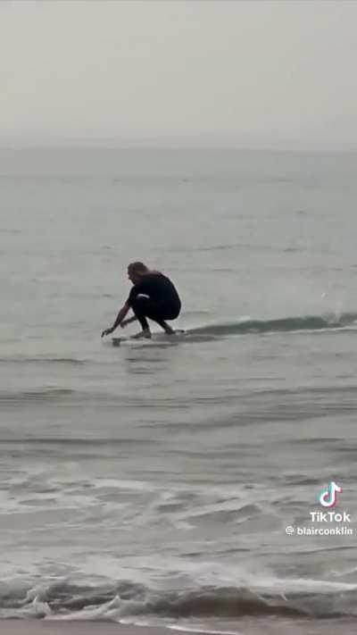 Surfer shows insane skills on way too small waves