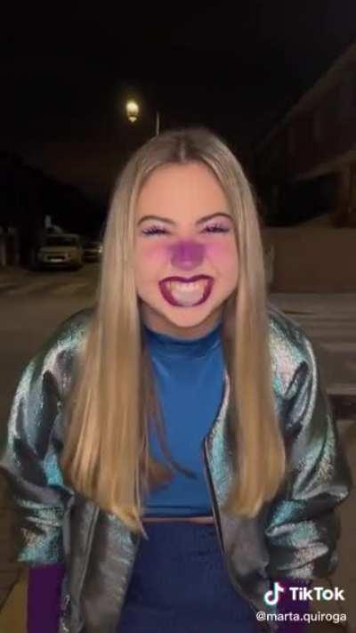 A hot tiktok Violet