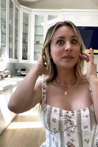 Kaley Cuoco is gorgeous