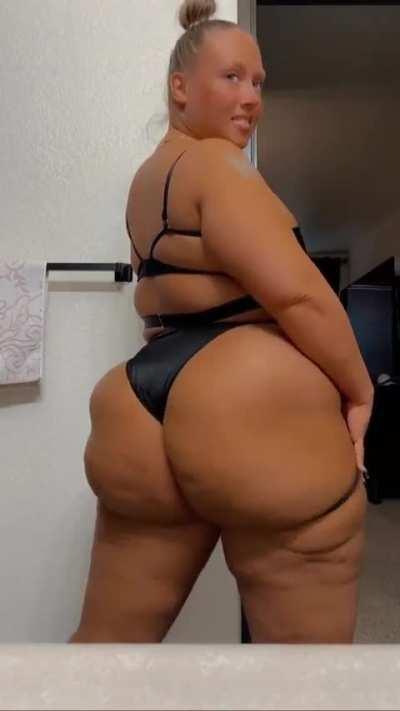 PAWG Thick!