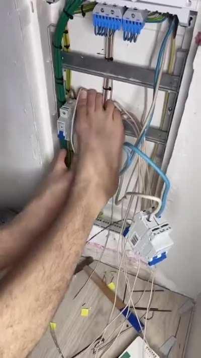 Man With No Arms, is a Skilled Electrician, Using His Feet