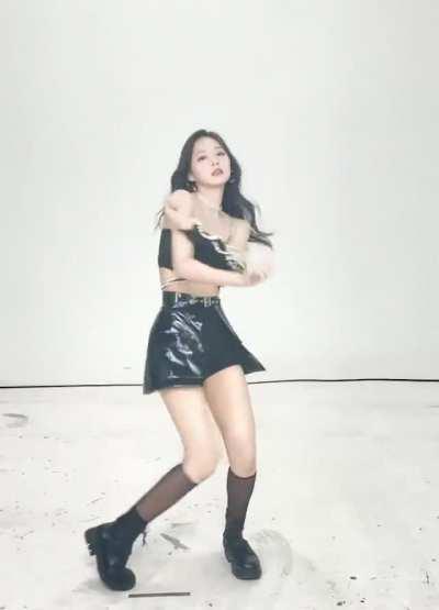 Tzuyu Perfect World Solo Dance