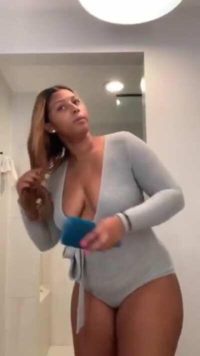 Lady L Of The Official Twerk Team is BACK (titty spilling)