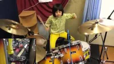 8 y/o Yoyoka Soma playing some John Bonham as easy as reheating my macaroni in a microwave. I'm a longtime musician, producer and studio tweaker and I really can't explain what's going on here...it's just simply AMAZING to watch her master her craft! (201