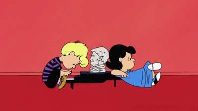 Schroeder laughs at Lucy