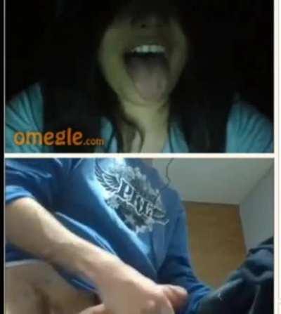 Omegle : peitudasgostosas [REDD.TUBE]