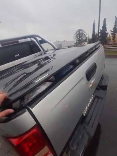 🚨 CHOCARON EN LA PANAMERICANA, ABANDONARON LA CAMIONETA: LLEVABAN UNA TONELADA DE HOJA DE COCA
 Operativo de la policía de seguridad de Escobar, en Garín.