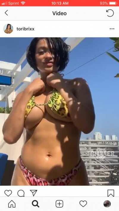 Bikini boobs