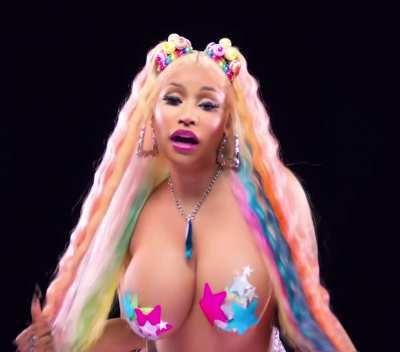 Nicki Minaj - Massive jiggle plot in 'Trollz' [60fps slow mo]