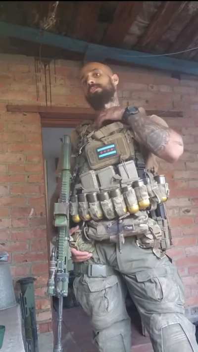 American fighter in Ukraine. all the way from Chicago. Shows his setup/gear