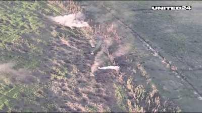 Yesterday's destruction of a column of Russian armored vehicles near Klishchiivka from another angle.