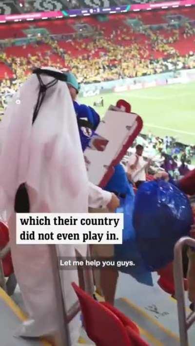 Japanese fans stuns Qatar crowd by cleaning the stadium after opening world cup match