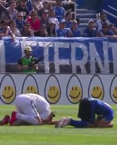 WCGW touching someones butt in football