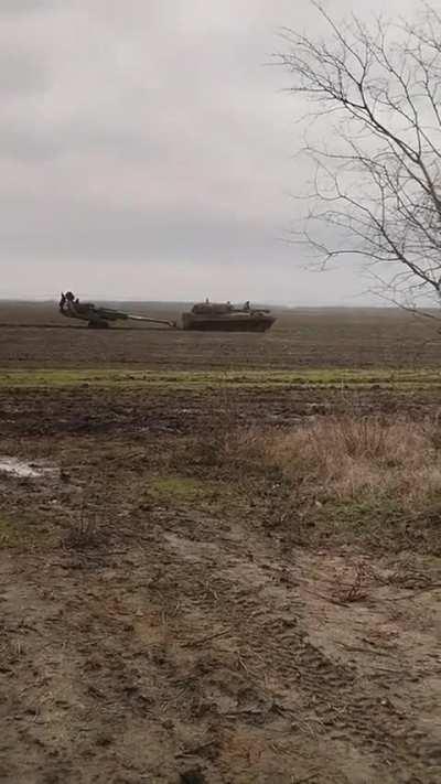 Ukranian 2S1 Gvozdika towing a M777(Albeit slowly).