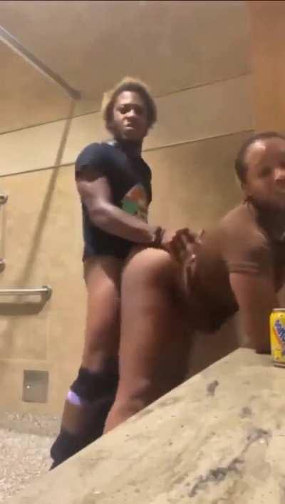 Big booty ebony thot fucked in the bathroom 