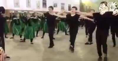 Caucasian dance &quot;lezginka&quot;