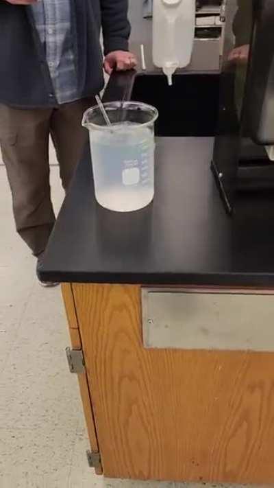 This chemical reaction looks so unnatural 