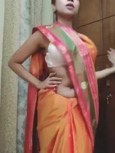 Desi Hottie Saree (Inbox to get Indian Unseen Premium Collection for cheap) 