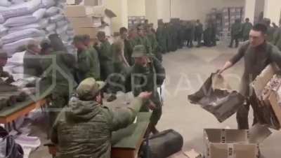 North Korean soldiers receiving russian uniform and equipment. But remember - no escalation here.