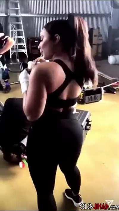 shaking that ass