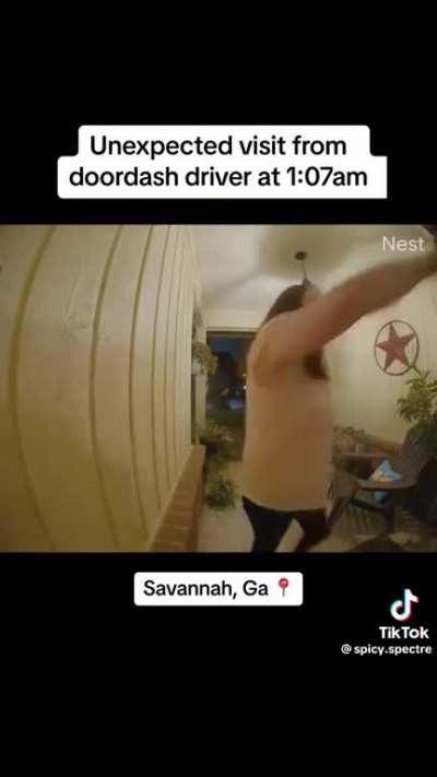 Y’all will never guess why she wanted them to answer the door that bad. Tf. Oo’