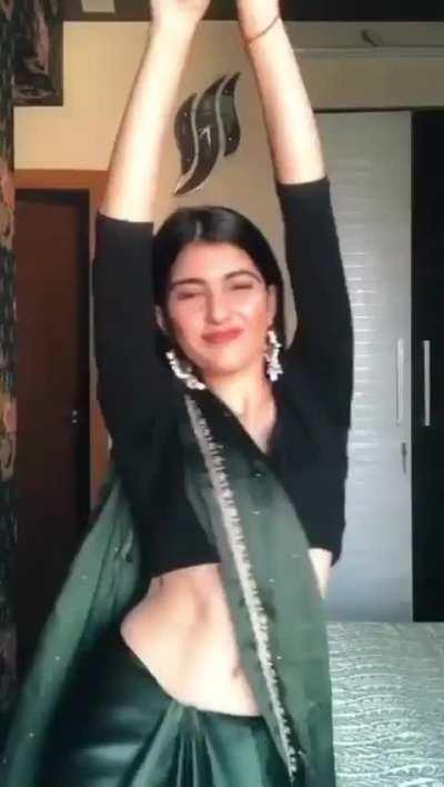 Just imagine her dancing in saree infront of you 