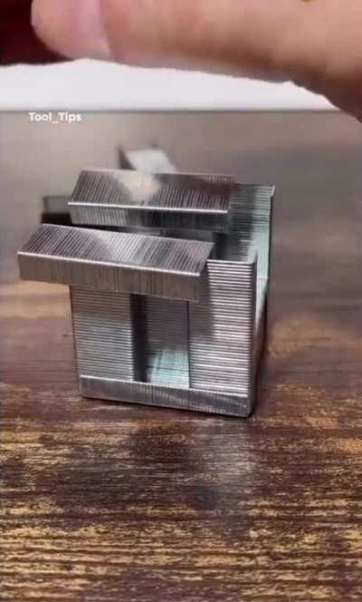 Staple cube