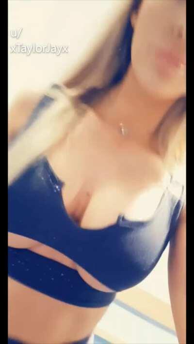 I love going out and about in this top, everyone looks at my underboob [GIF]