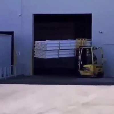 The way he maneuvers the forklift