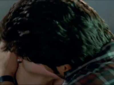 Kareena Smooched Scorchingly