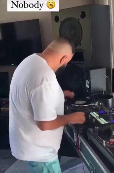 Worlds Greatest DJ fails to deliver: (AGAIN)