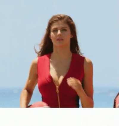 Alexandra Daddario 