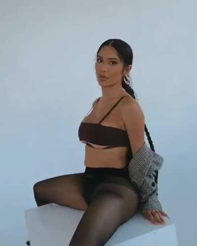 Thicc in pantyhose