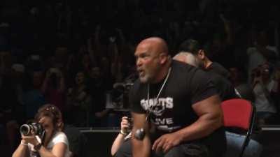 Eddie Hall holding 500kg world record deadlift as long as he can, even after the referee approves. Beast.