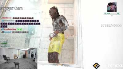 Kai getitn turnt up in da shower 😂