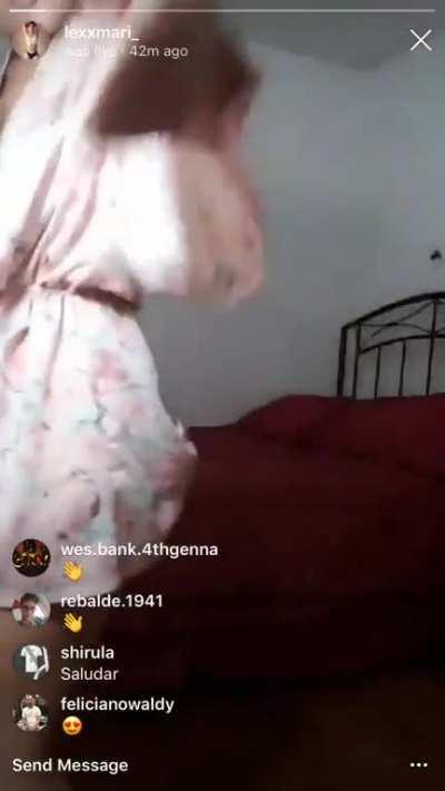 Lexxmari _ nasty bitch twerking on her period 🤢🤢🤢