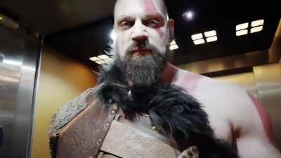 Kratos Cosplay: The Dutch Giant 7'2 ft - 342 lbs