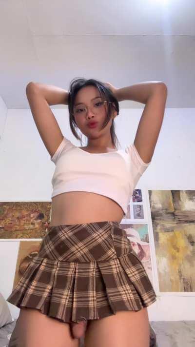 Do you like what's sneaking out of my Schoolgirl skirt? Mona_Lisa69x