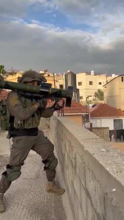 Khan Younis 19/03/24 IDF shoots what looks like a MATADOR. &quot;man-portable, disposable anti-armour and anti-brickwall weapon system developed by Germany, Israel and Singapore&quot;