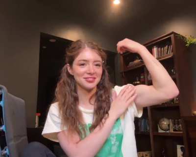 FemaleCelebrityBiceps